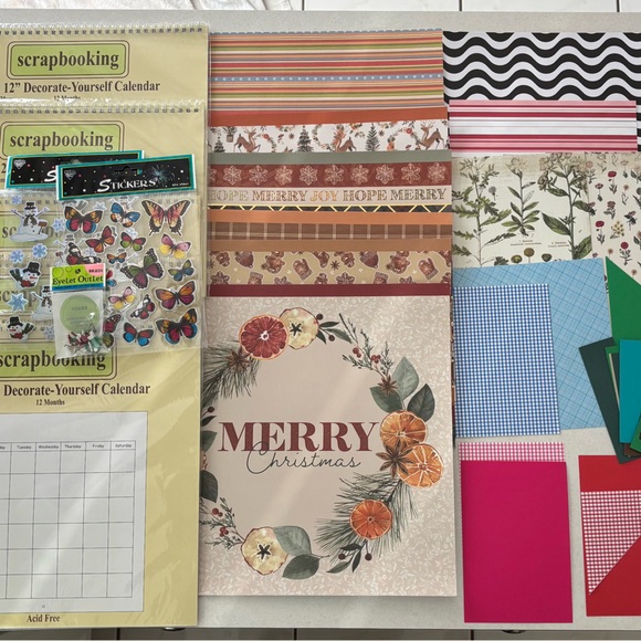 NWT Bundle of 5 Blank Scrapbooking Calendars & Some Supplies - Picture 8 of 8
